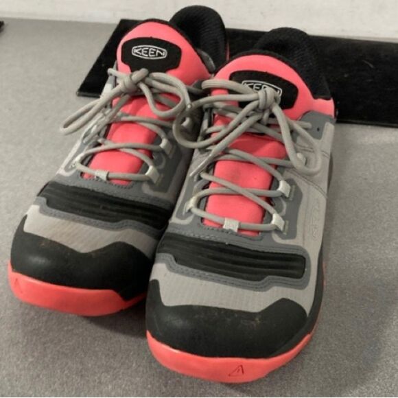 Keens Tempo Flex Waterproof Pink and Gray Shoes Size 9 - Picture 2 of 9